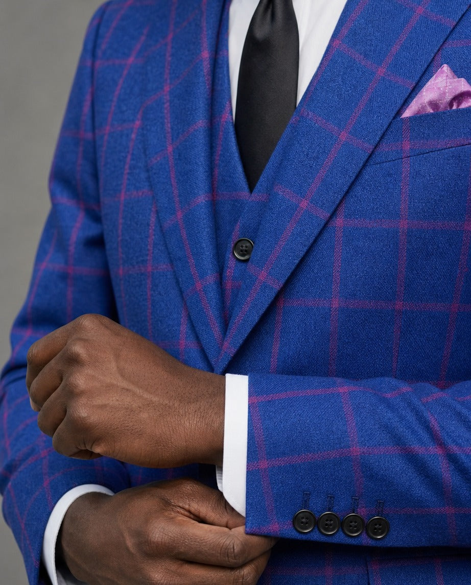 Le Kingston Suit - Bleu - close-up of the sleeve cuff, buttons and tailoring | Roi de Soi